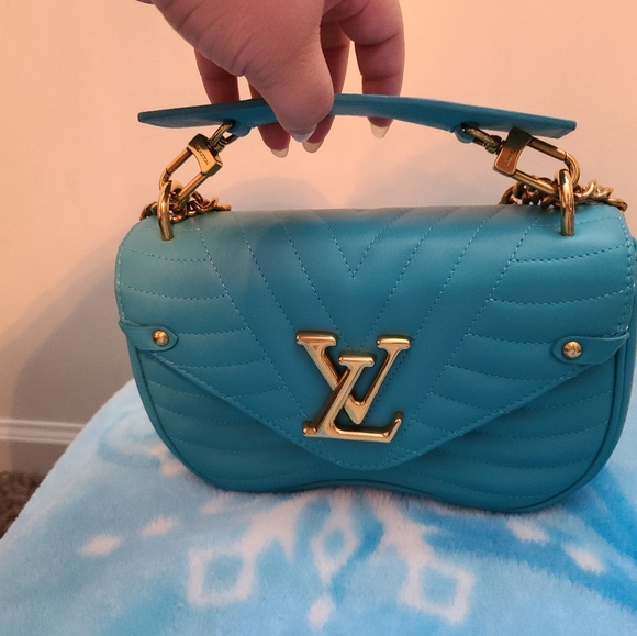 ❌❌SOLD❌❌LIKE NEW louis vuitton WAVE - Picture 10 of 13